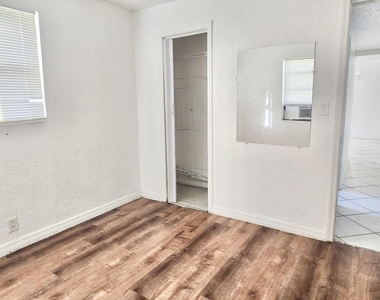 112 Newton Road - Photo Thumbnail 7