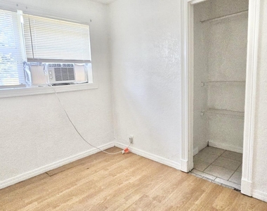 112 Newton Road - Photo Thumbnail 10