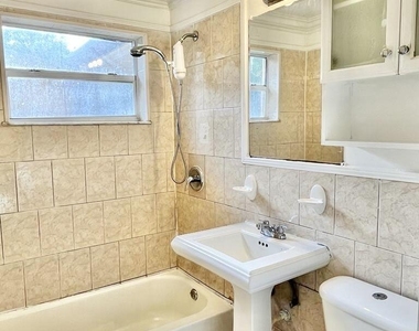 112 Newton Road - Photo Thumbnail 5