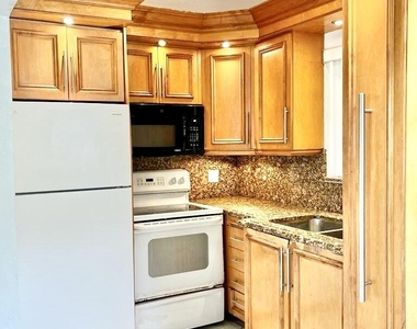 112 Newton Road - Photo Thumbnail 3
