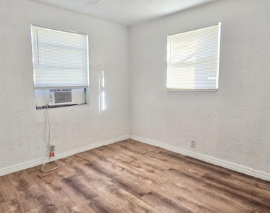 112 Newton Road - Photo Thumbnail 8