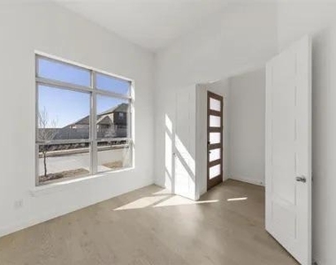 1713 Horizon Way - Photo Thumbnail 2