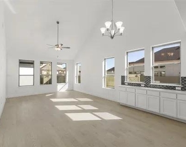 1713 Horizon Way - Photo Thumbnail 3