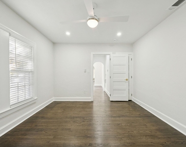 3210 N Haskell Avenue - Photo Thumbnail 14