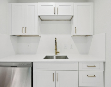 3210 N Haskell Avenue - Photo Thumbnail 10