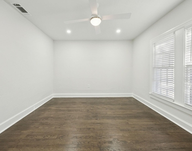 3210 N Haskell Avenue - Photo Thumbnail 15