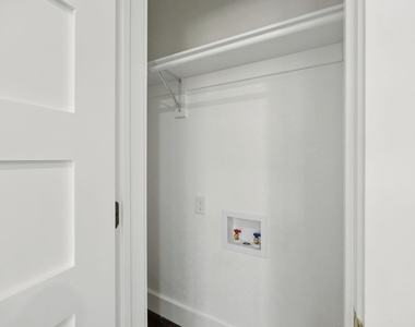 3210 N Haskell Avenue - Photo Thumbnail 20