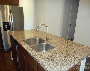 5522 Harris Cove Drive - Photo Thumbnail 4