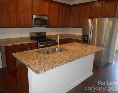 5522 Harris Cove Drive - Photo Thumbnail 3