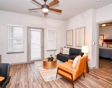 4800 W Illinois Avenue - Photo Thumbnail 11