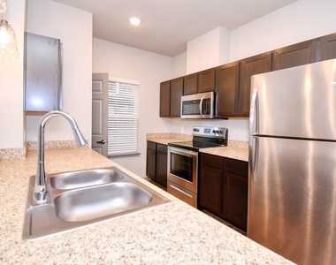 4800 W Illinois Avenue - Photo Thumbnail 4