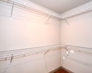 4800 W Illinois Avenue - Photo Thumbnail 7