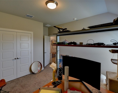5612 Summit Creek Road - Photo Thumbnail 8
