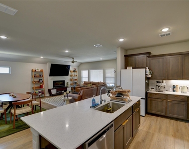5612 Summit Creek Road - Photo Thumbnail 3