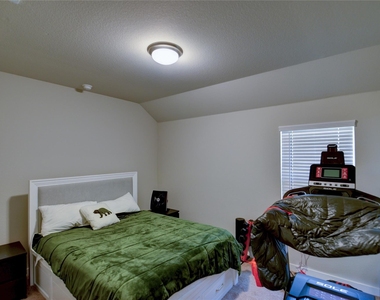 5612 Summit Creek Road - Photo Thumbnail 10