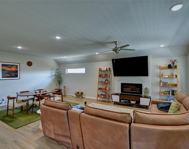 5612 Summit Creek Road - Photo Thumbnail 19