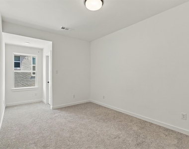 7424 Lilypad Lane - Photo Thumbnail 20