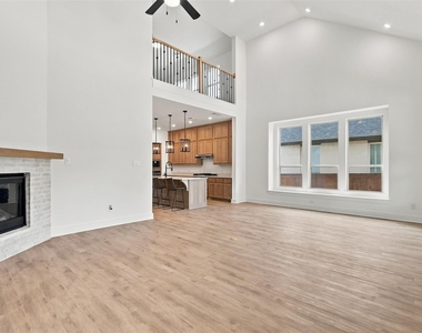 7424 Lilypad Lane - Photo Thumbnail 6