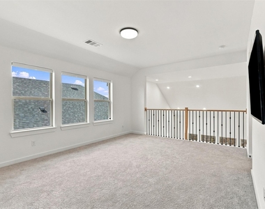 7424 Lilypad Lane - Photo Thumbnail 17