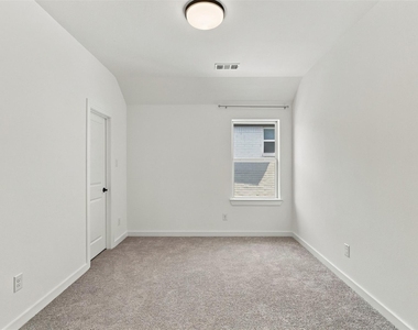 7424 Lilypad Lane - Photo Thumbnail 19