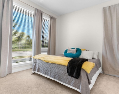 3432 Red Moon Way - Photo Thumbnail 9