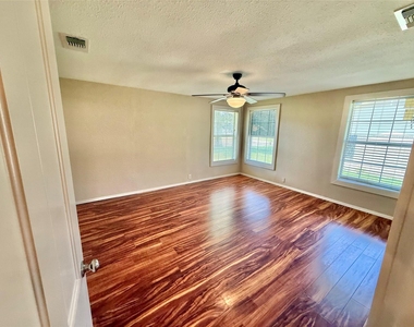 417 Putman Street - Photo Thumbnail 2