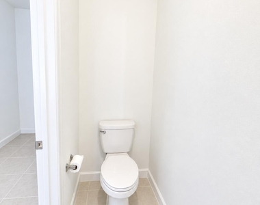 321 Se Crossoak Lane - Photo Thumbnail 5
