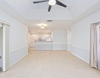 1864 S Dovetail Drive - Photo Thumbnail 11
