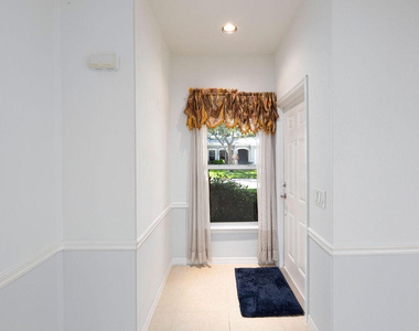 1864 S Dovetail Drive - Photo Thumbnail 9