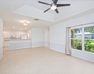 1864 S Dovetail Drive - Photo Thumbnail 12