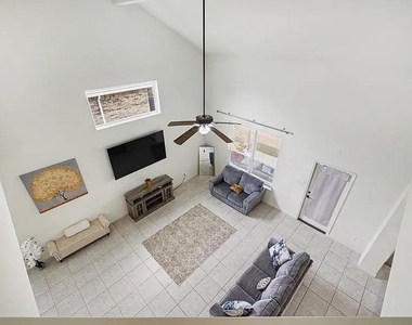 424 Winchester Drive - Photo Thumbnail 6