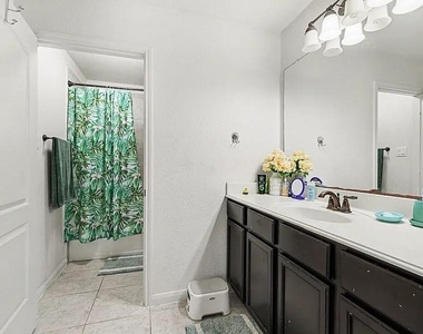 424 Winchester Drive - Photo Thumbnail 19