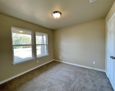 721 Hillburn - Photo Thumbnail 12
