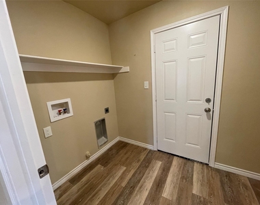 721 Hillburn - Photo Thumbnail 7