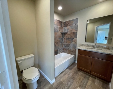 721 Hillburn - Photo Thumbnail 14