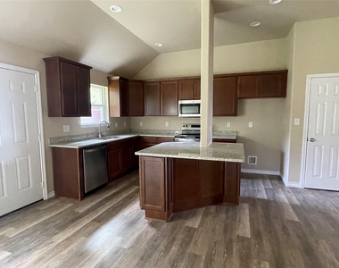 721 Hillburn - Photo Thumbnail 4