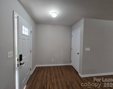 1819 Hooper Court - Photo Thumbnail 1