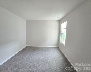 1819 Hooper Court - Photo Thumbnail 13