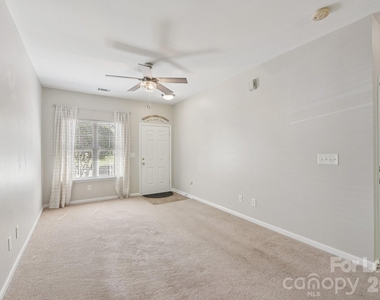 124 Clydesdale Court - Photo Thumbnail 3