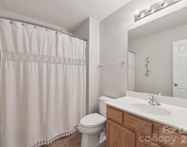 124 Clydesdale Court - Photo Thumbnail 16