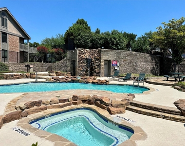 927 Signal Ridge Place - Photo Thumbnail 15