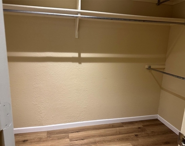 927 Signal Ridge Place - Photo Thumbnail 8