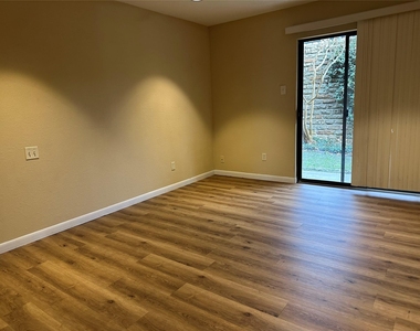 927 Signal Ridge Place - Photo Thumbnail 6