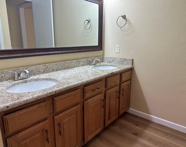 927 Signal Ridge Place - Photo Thumbnail 7