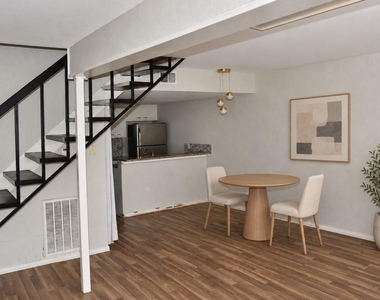 3121 Park Lane - Photo Thumbnail 2