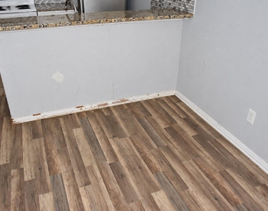 3121 Park Lane - Photo Thumbnail 15