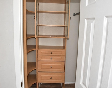 3121 Park Lane - Photo Thumbnail 7