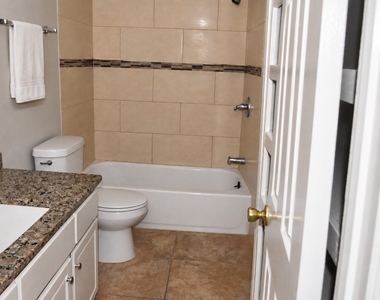 3121 Park Lane - Photo Thumbnail 10