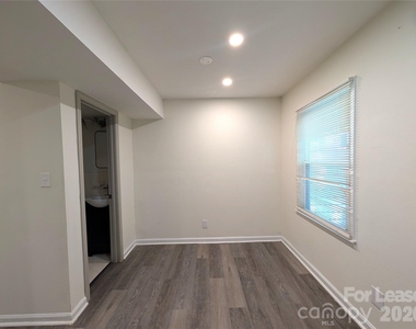 2220 Yorkhills Drive - Photo Thumbnail 2