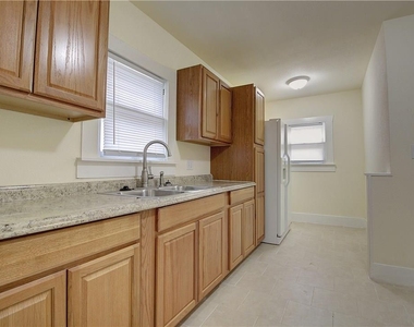 2703 Galvez Avenue - Photo Thumbnail 5